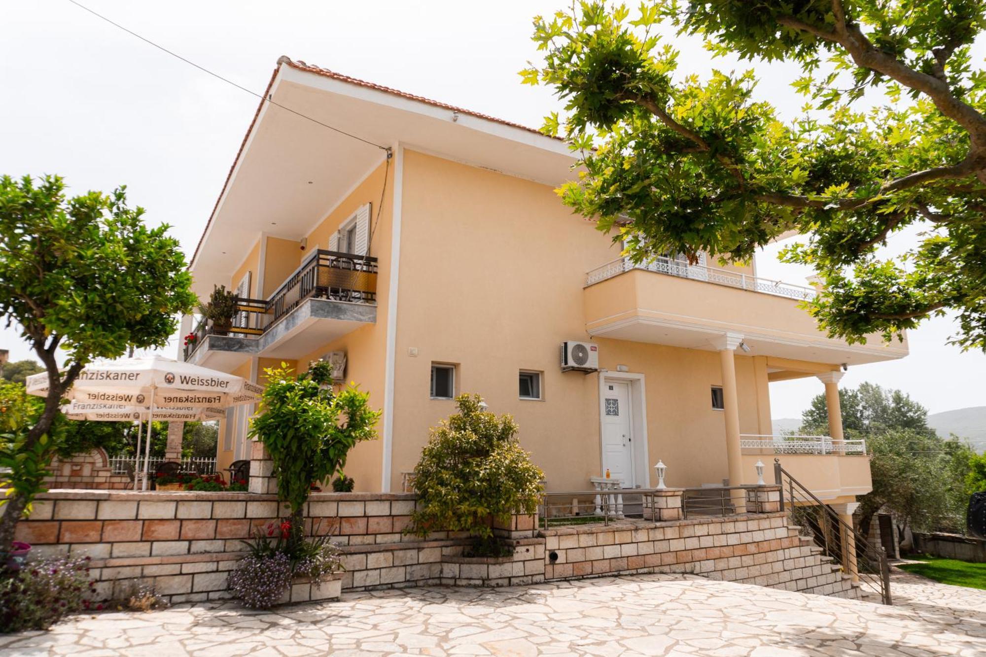 Apartment's Vasileiou 1 *